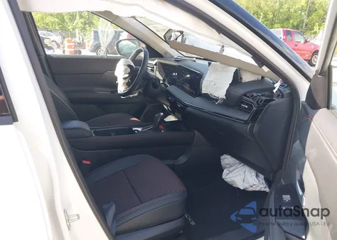 2025 Nissan Kicks Sr Intelligent Awd z USA, uszkodzony, nr VIN 3N8AP6DBXSL314232